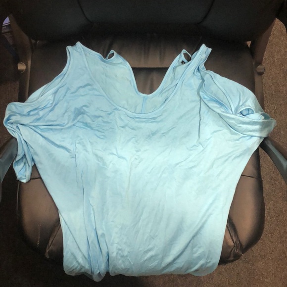 Lei Yee shirt - Picture 1 of 3